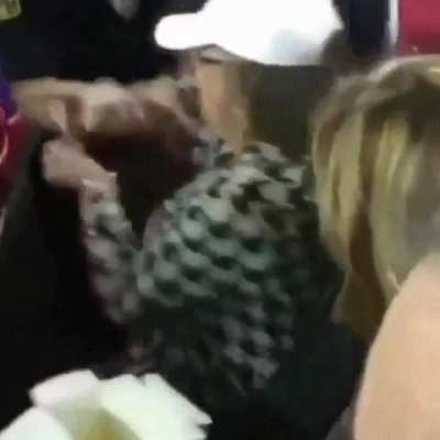 Don&rsquo;t smoke in public,it&rsquo;s not cool
