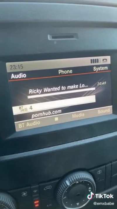 radio station dude fucking nasty💀