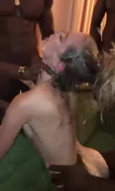 [FULL VIDEO LINK IN COMMENTS] Those deep strokes from neighbour's huge black cock really hit all the spots while husband is on business tour