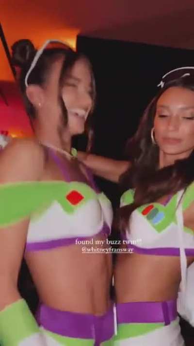 Halloween 🎃 hotness
