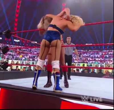 Lacey Evans