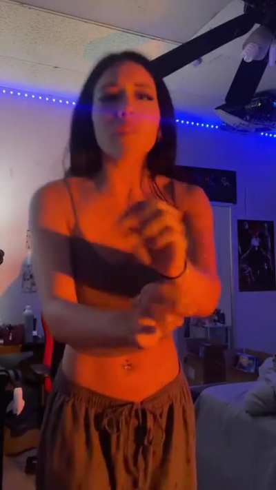 Jiggly no bra