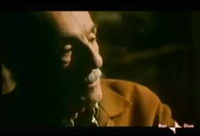 Eduardo racconta di quando Tot&ograve; lo accud&igrave; perch&eacute; malato e di come improvvisava un piccolo teatro casalingo per distrarlo.