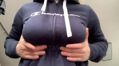 I bet you didn&rsquo;t expect me to have such big areolas.. 😌