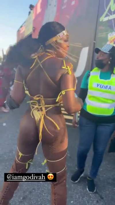 Road Beauty 🔥 (@iamgodivah)