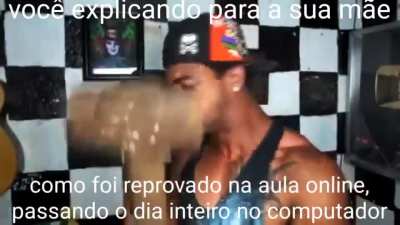 Eu vou da tanta marretada na cabe&ccedil;a dela...