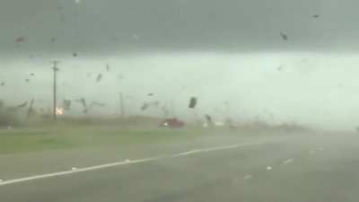 I&rsquo;ve never seen a tornado irl but I feel I&rsquo;d still never find myself in a situation like this. 💀💀