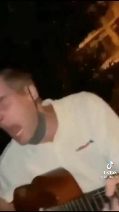 La police atr&aacute;s jajaja