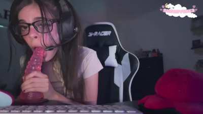 Do you want a brace face gamer gf? I promise I won&rsquo;t get distracted like this again! 