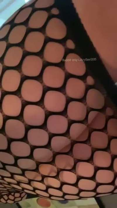 Promise you won&rsquo;t miss an inch of this mom.... (F)