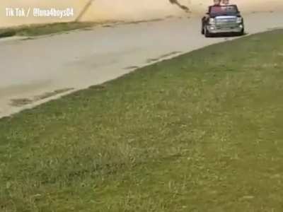 ThoSe kIdS dOnt HAVe a dRivErS lIcEnce