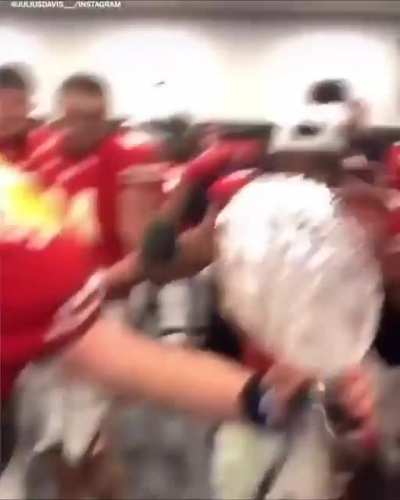 Wisconsin&rsquo;s Men&rsquo;s Football Team Shatters Trophy After Bowl Win