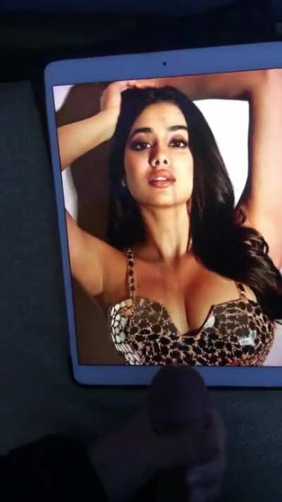 randi janhvi kapoor par bohot muth mara massive cum tribute