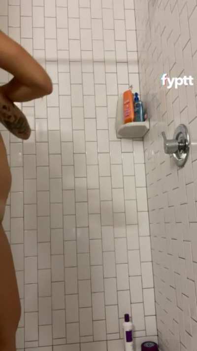 Leaked Asian tattooed TikTok girl&rsquo;s shower