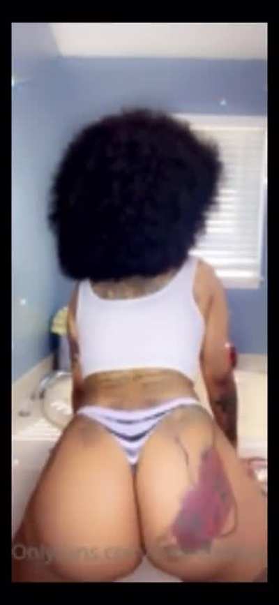Scamming hoe part 12 don&rsquo;t know why she got got stupid ass tattoo on her cheek