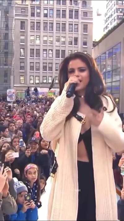 Selena gomez