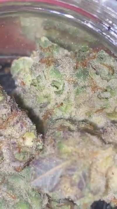 Do y’all ever get weed that looks so beautiful you don’t even want to smoke it? Sheesh😍🔥🥲