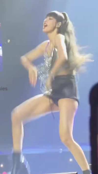Lisa's buttcheeks
