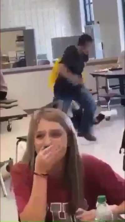 Teenager gets assaulted at Lowndes High School in Valdosta, Georgia (via @jrcamachobass on twitter)