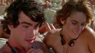 Daryl Hannah, Val&eacute;rie Quennessen &amp;amp; Peter Gallagher - Summer Lovers (US1982) - The trio spend their sunny days at the nude beach (3/4)