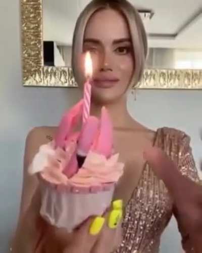 Magic cupcake