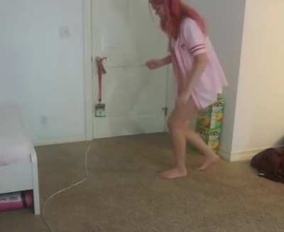 Jaime trying to do some push-ups