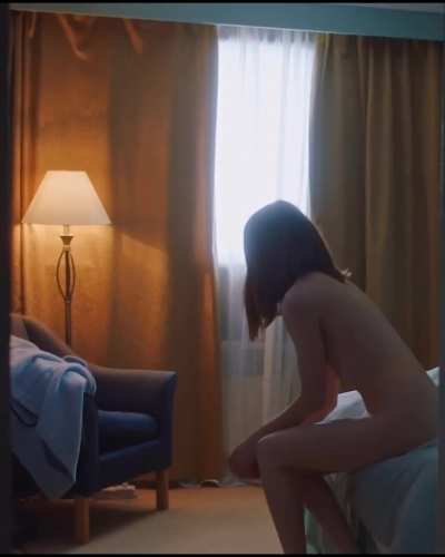 Karen Gillan naked plot in The Party's Just Beggining