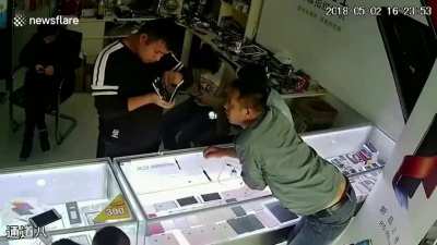 WCGW when i try to fix my phone