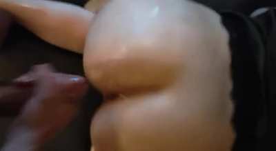 my bf pulled out of my asshole and came all over my butt. no reason for me not to at least taste his load