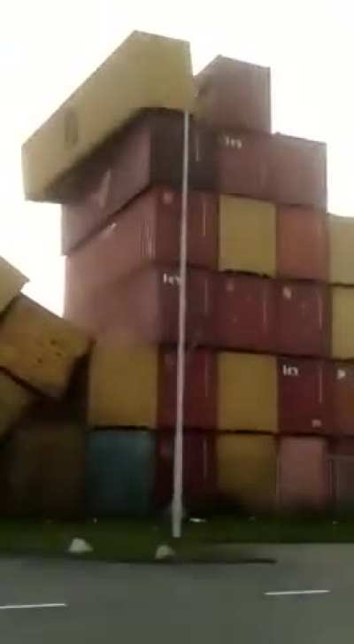 WCGW - If you do not secure containers in strong winds