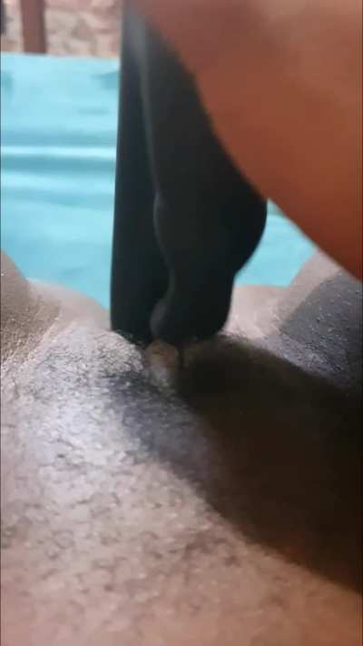 who wants to watch me cum