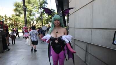 ANIME EXPO 2022 | Rate her outfit 1 to 10!