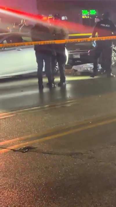 Aftermath of Woo 🕊️ (051YM Ⓜ️🐍) murder, seems like he was DOA, he was shot in front of his car next to Tommy's Place in Blue Island, credits to u/
insider___046 for finding the video