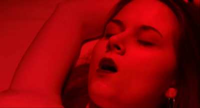Nora Dolmans &amp;amp; Manon Delauvaux - Gorgeous lesbian plot in 'Switch'