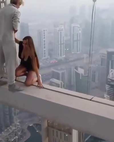Hanging off buildings all for the gram