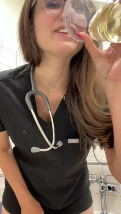 This nurse is here to tell you that drinking piss is safe ;) &amp;amp; I&rsquo;ve put a free trial link to my fetish page on the comments below! Only 100 spots available