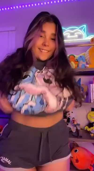 Hi Papi&hellip; would you date me?