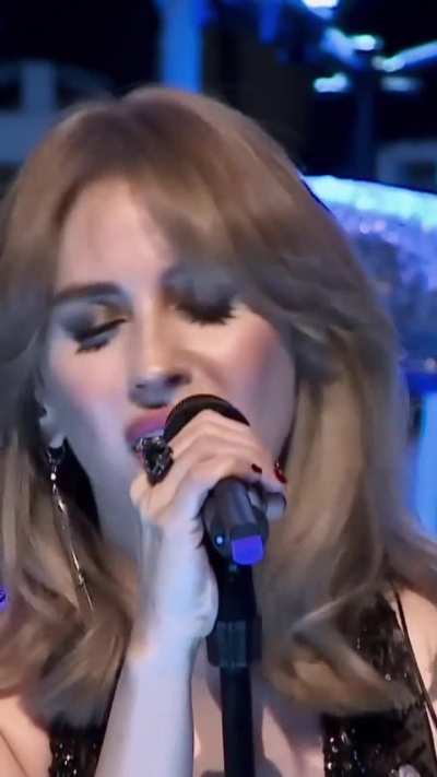 Aynur Aydın 