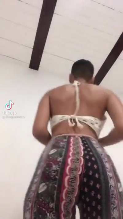Soft & Jiggly 49 (Slim Thick With The Most Unbelievable Jiggle) 😍🤤🤌🏼🍑
