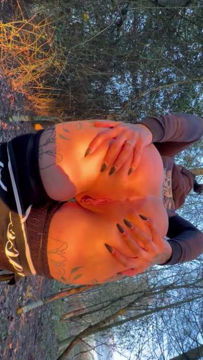 spread me open in public