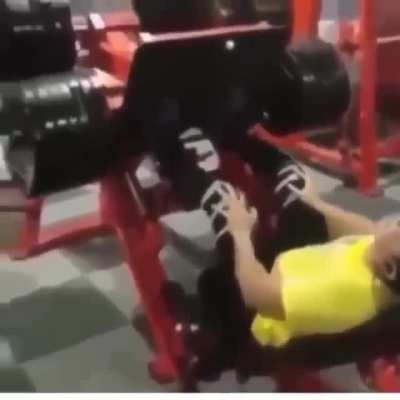Bro was new to gym&hellip;