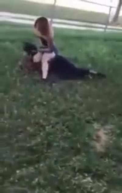 Small Girl Beat Up A Big Girl - "TELL HER!"