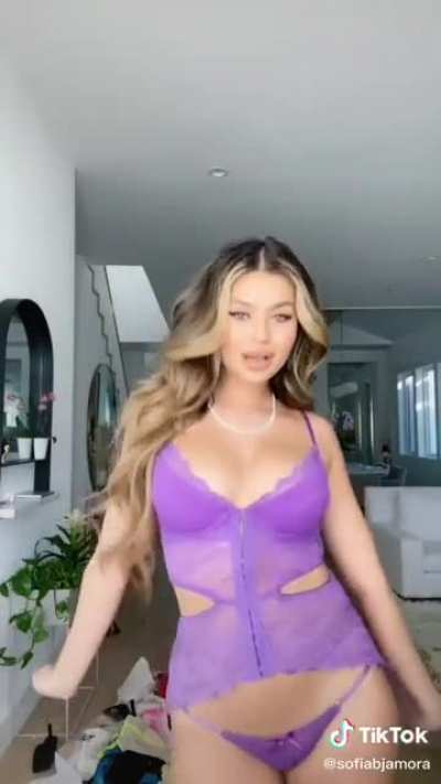 Love when she dances