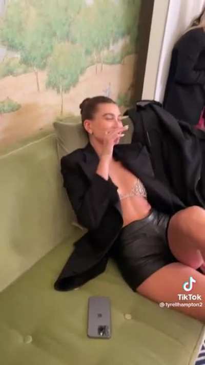 👅