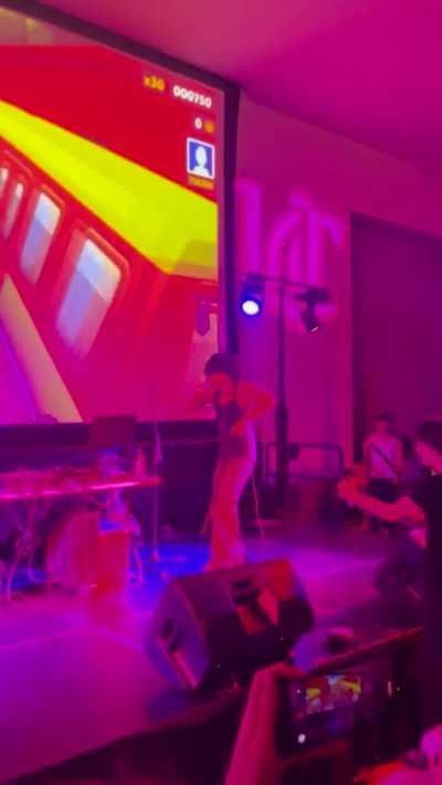 New unreleased &ldquo;backdoor&rdquo; perfomed for a crowd of about 30 university of cinci students
