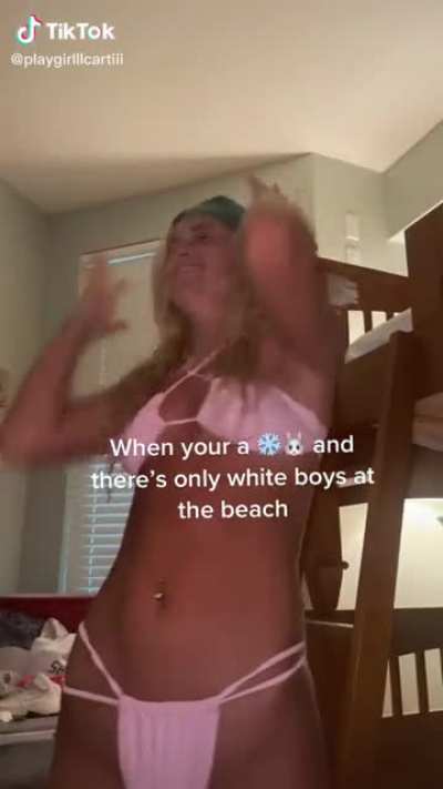 Beautiful ❄🐇 NEEDS Black Guys🤴🏿