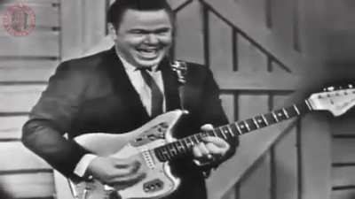 Roy Clark performing 12th Street Rag.