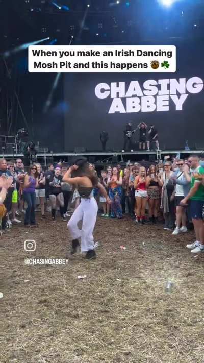 Moshpit going crazy