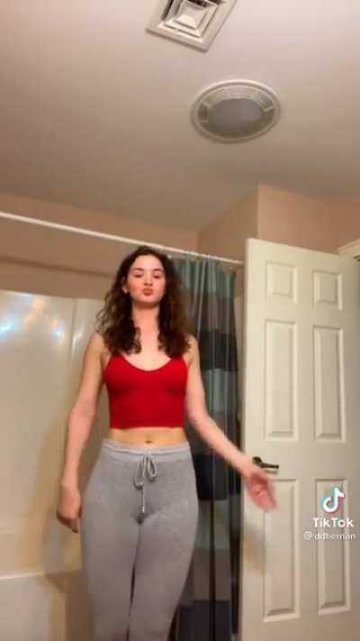 Pants getting swallowed🤤