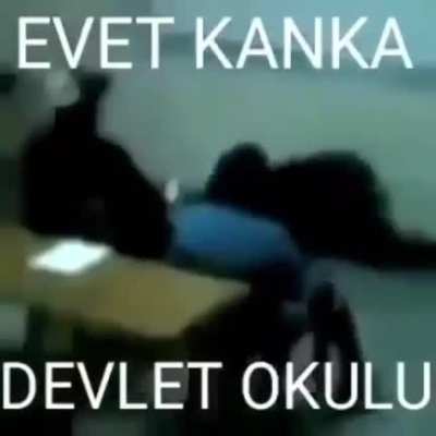 Oğlum pisuvara kim sı&ccedil;tı